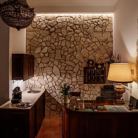 Palazzo Giunta - Porta Marina Ortigia 3*