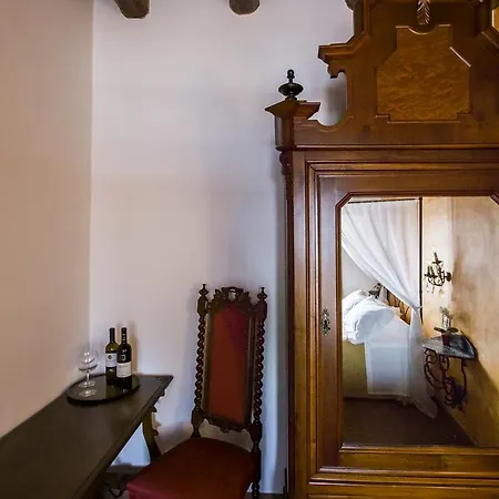 Palazzo Giunta - Porta Marina Ortigia 3*
